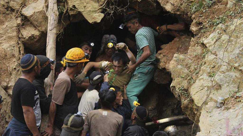 Indonesia: Death Toll from Landslide at Illegal Goldmine Climbs to 27