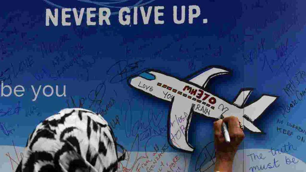 Missing MH370 Passengers’ Families Urge Malaysia to Restart Search