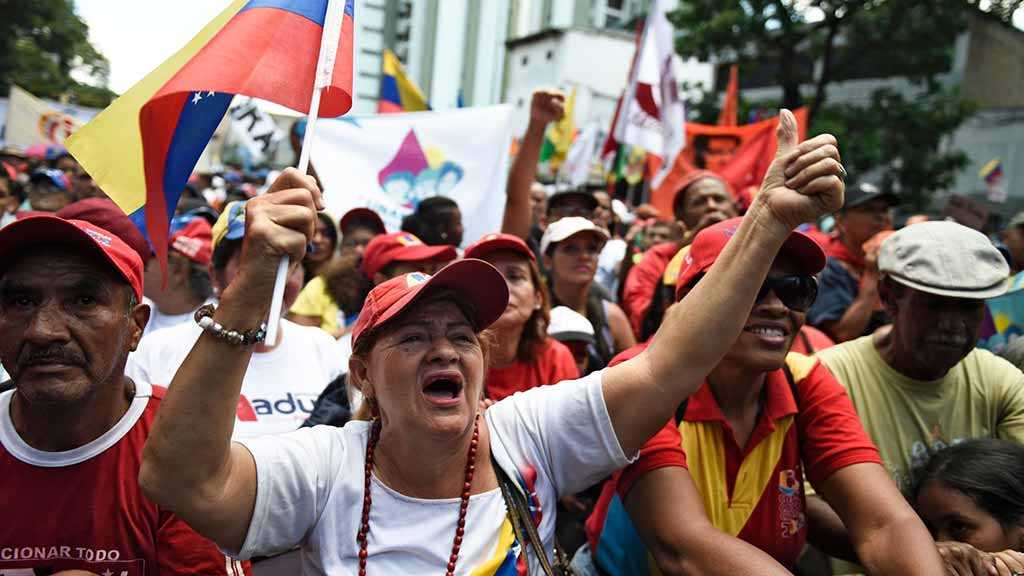 Venezuelans Rally in Rival Protests as Crisis Intensifies