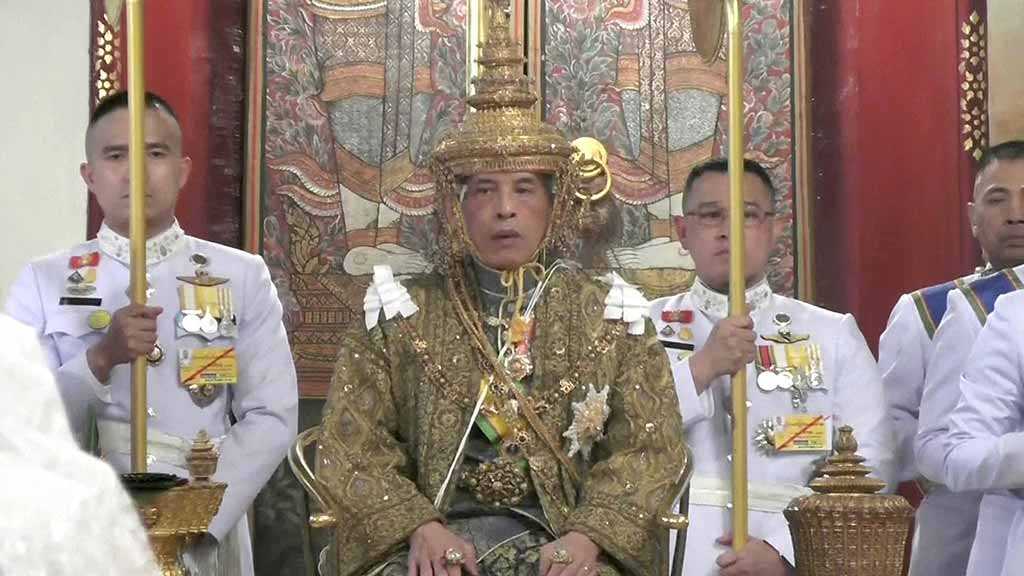 Thai King Is Officially Crowned, Boosting His Regal Power