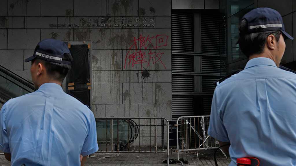 Hong Kong Police Vow to Pursue HQ Siege Protesters