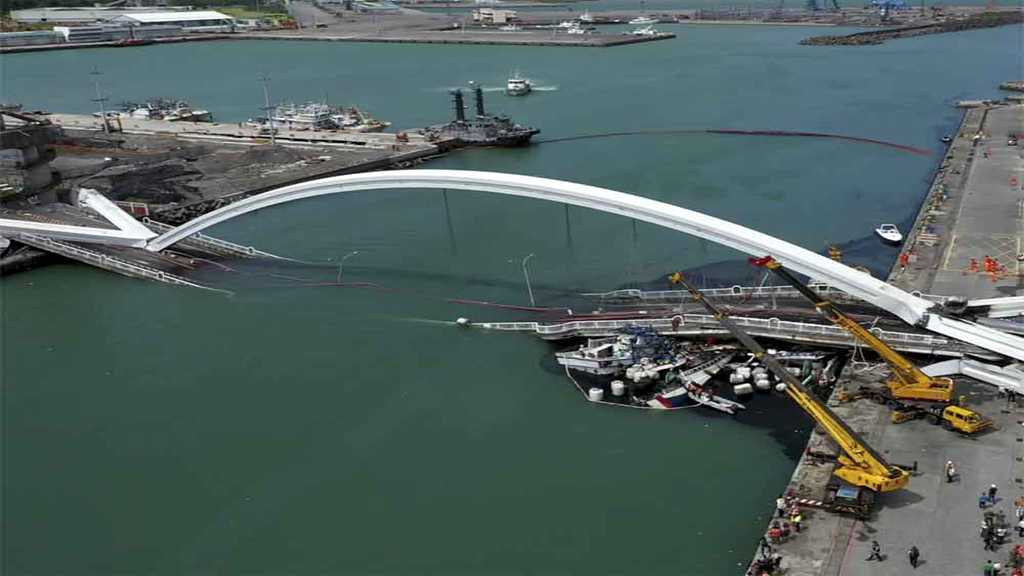 Nine Killed, One Missing in Indonesia Bridge Collapse