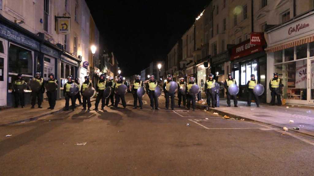 London Riot Police Struggle to Disperse another “Street Party”