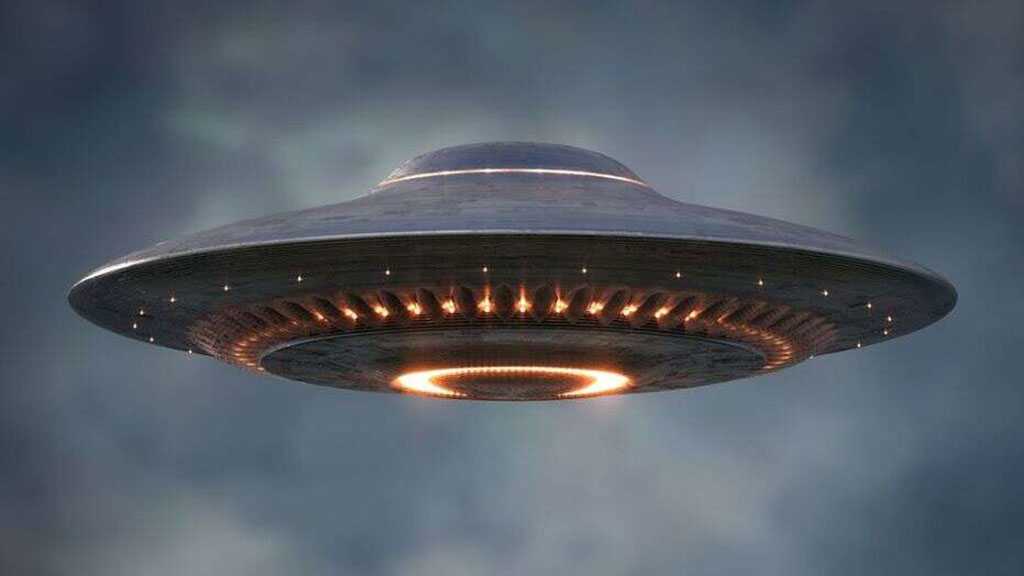 Mysterious Hovering Lights over Hawaii Spark UFO Frenzy