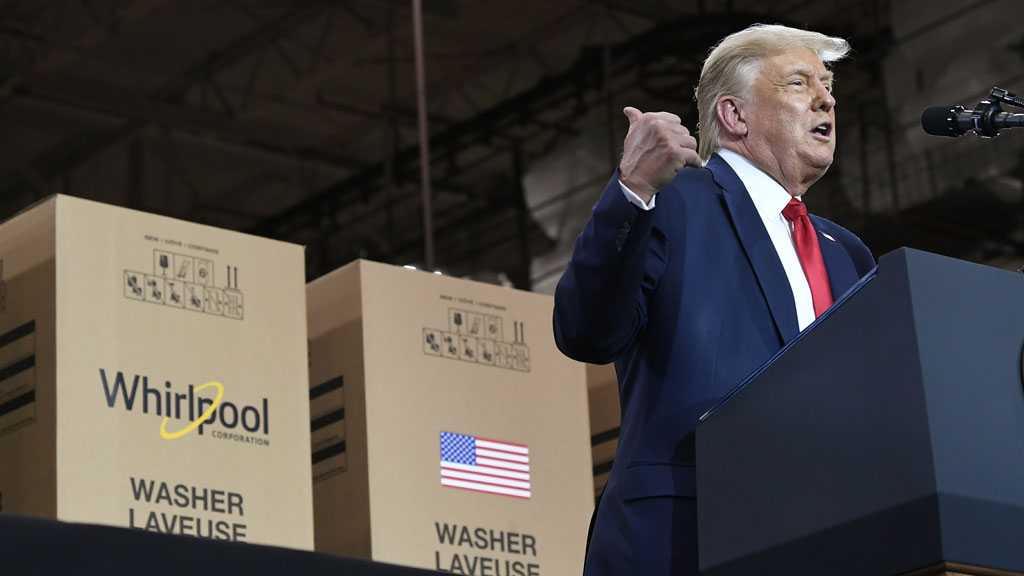 Trump Lifts Tariffs on Canada’s Aluminum, Warns He May Return Them