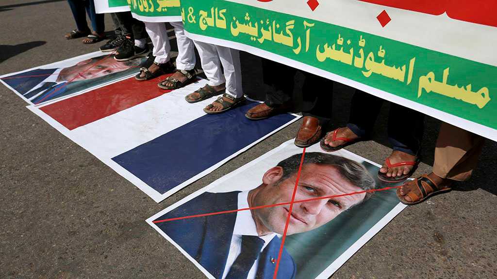 Thousands of Muslims Protest French Cartoons