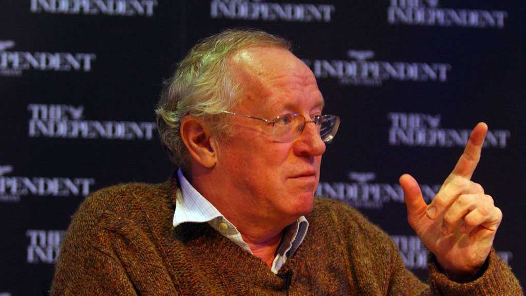 Prominent Journalist Robert Fisk Dies at 74