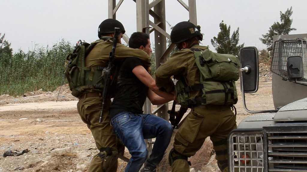 ‘Israeli’ Forces Raid West Bank, Arrest 13 Palestinians