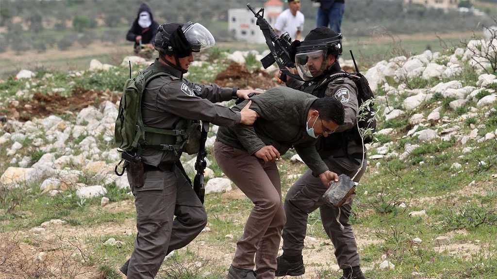 ‘Israeli’ Soldiers Arrest Four Palestinians in the West Bank