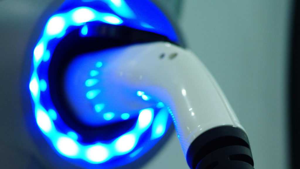 Electric Car Batteries with Five-minute Charging Times Produced