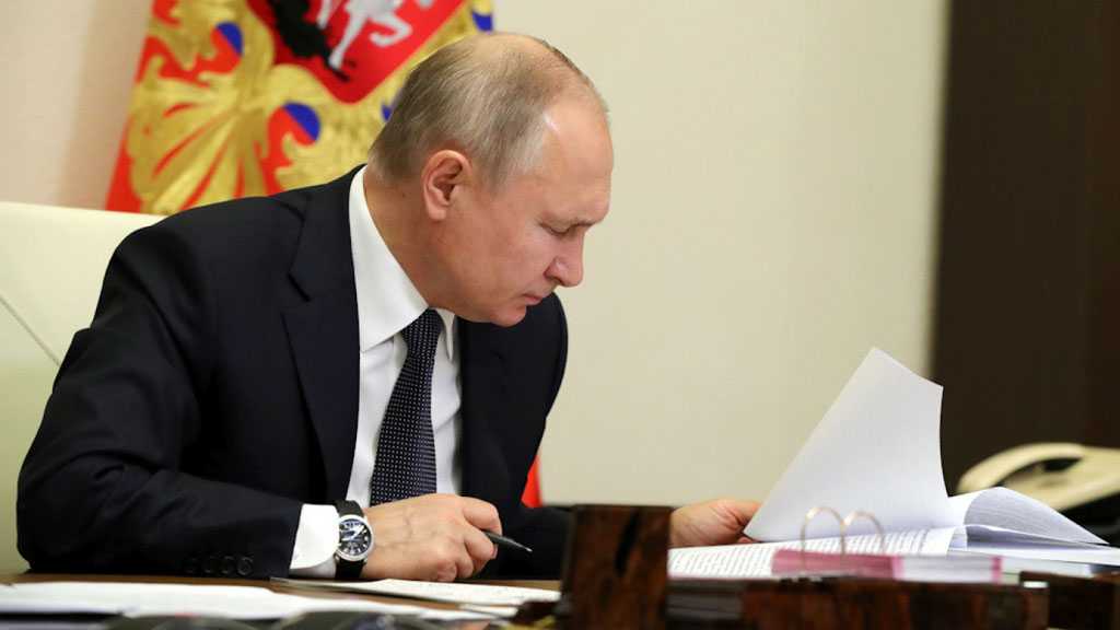 Putin Signs Law Extending New START Nuclear Treaty with US