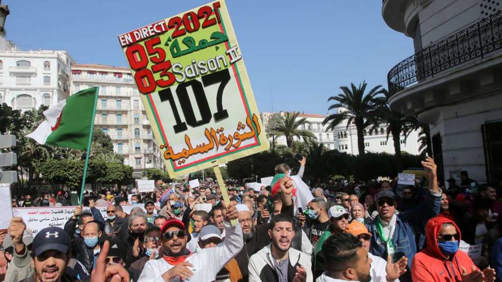 Thousands Hit Algerian Streets in Fresh Protests