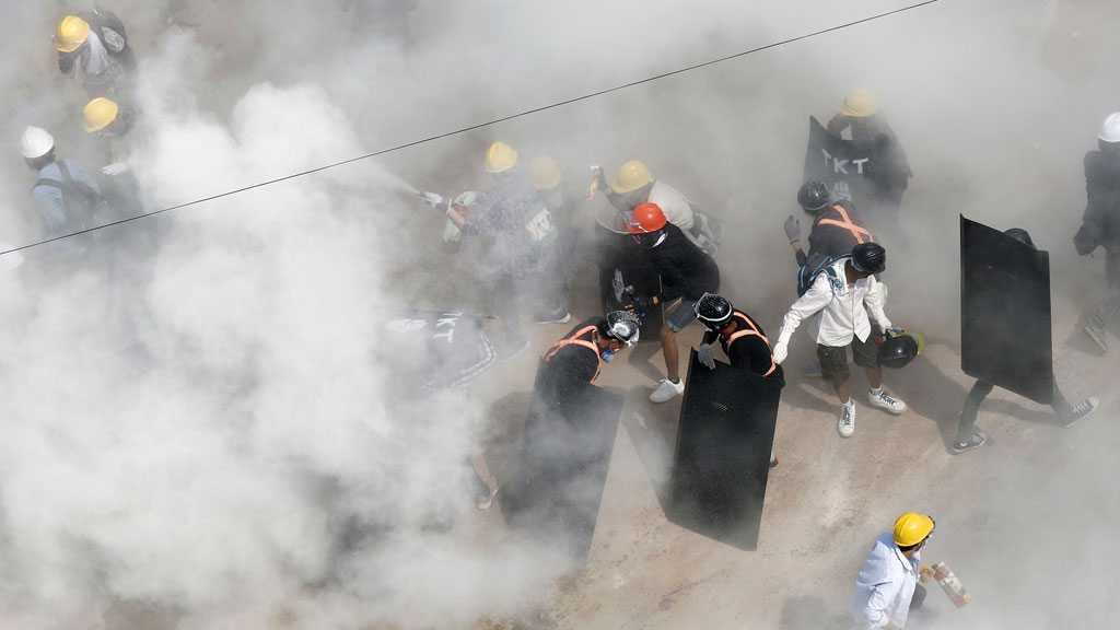 Myanmar Forces Fire Tear Gas, Stun Grenades on Protest; UN Envoy Calls for Action