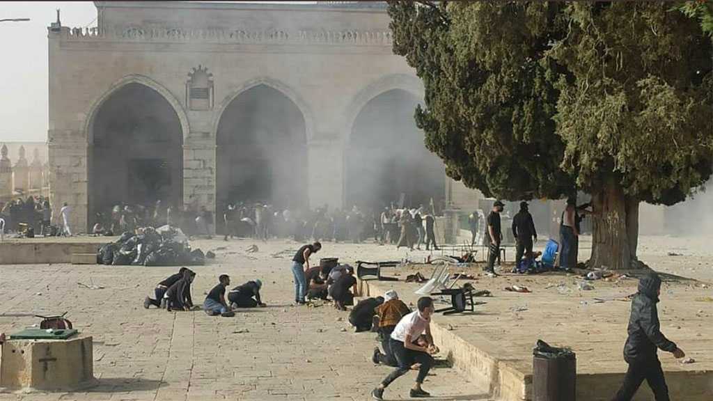 ‘Israeli’ Occupation Forces Violently Storm Al-Aqsa Mosque, Attack Worshipers