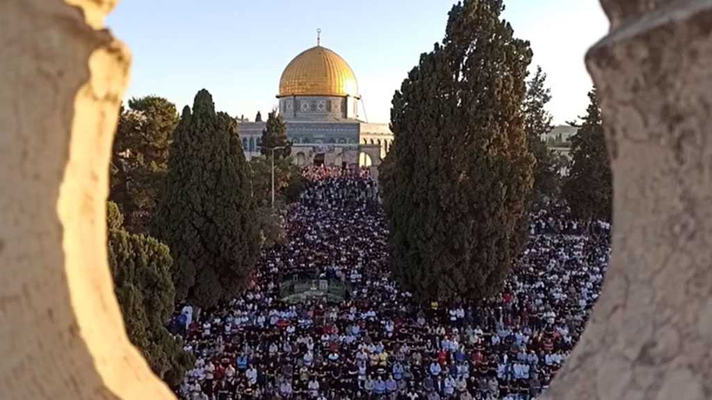 Hundreds of Palestinians Perform Eid Al-Fitr Prayers at the Holy Aqsa Mosque