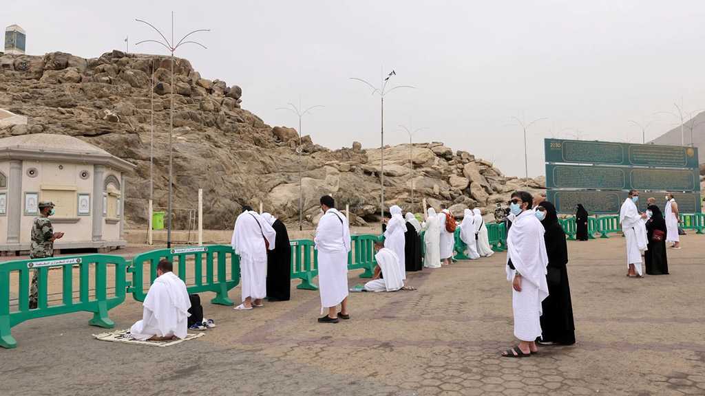 Pilgrims Ascend Mount Arafat in High Point of Pandemic-Era Hajj