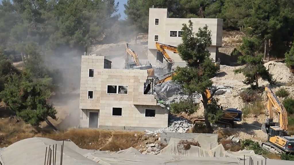 ‘Israeli’ Occupation Demolishes Palestinian Houses in Al-Khalil
