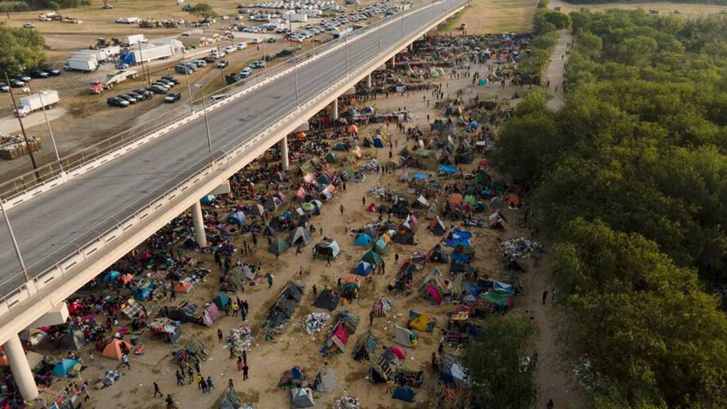 Haitian Migrants Are Being Released in US on “Very Large Scale”
