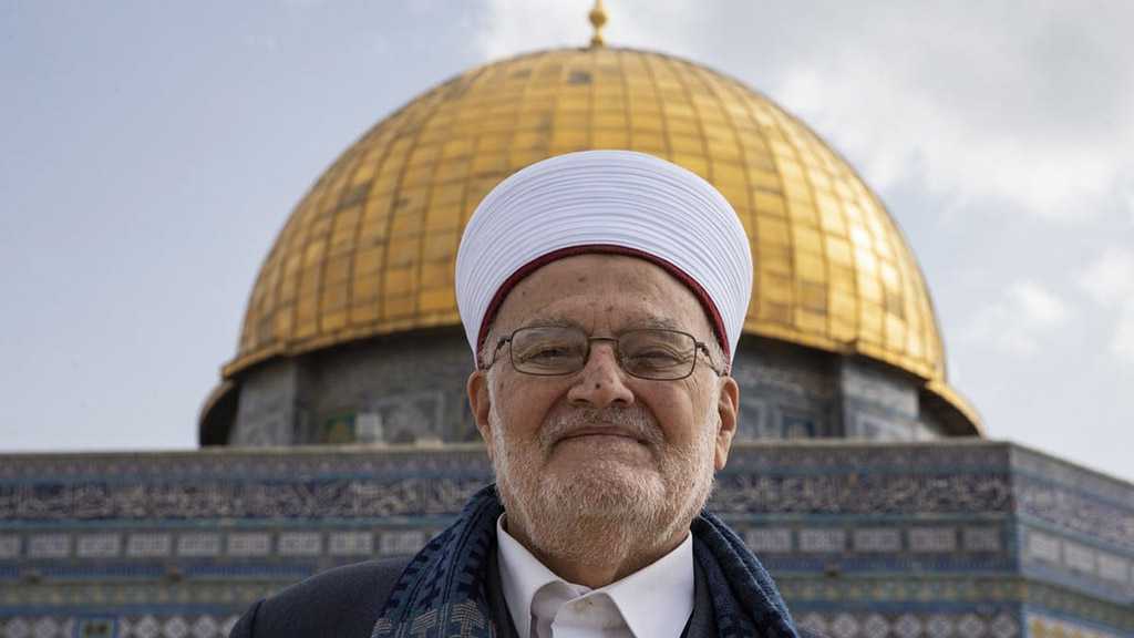 IOF Storm Home of Al-Aqsa Mosque Preacher for Questioning