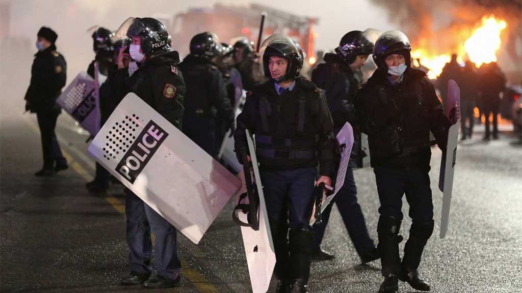 Kazakh President Sacks Cabinet, Declares Emergency amid Unrest