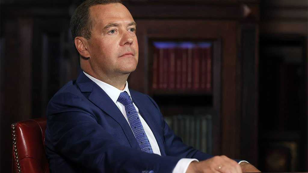 Russia’s Medvedev Urges Diplomatic Path with US in Ukraine Crisis