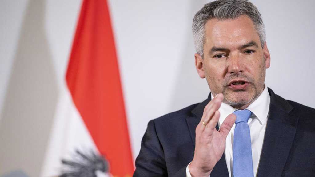 Putin Intends To ‘Resolve’ Donbass Conflict - Austrian Chancellor Says