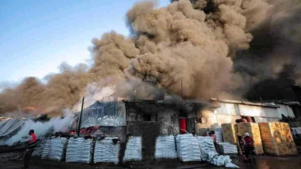 Rights Group: “Israel’s” Shelling of Gaza Warehouse Amounts to Chemical Warfare