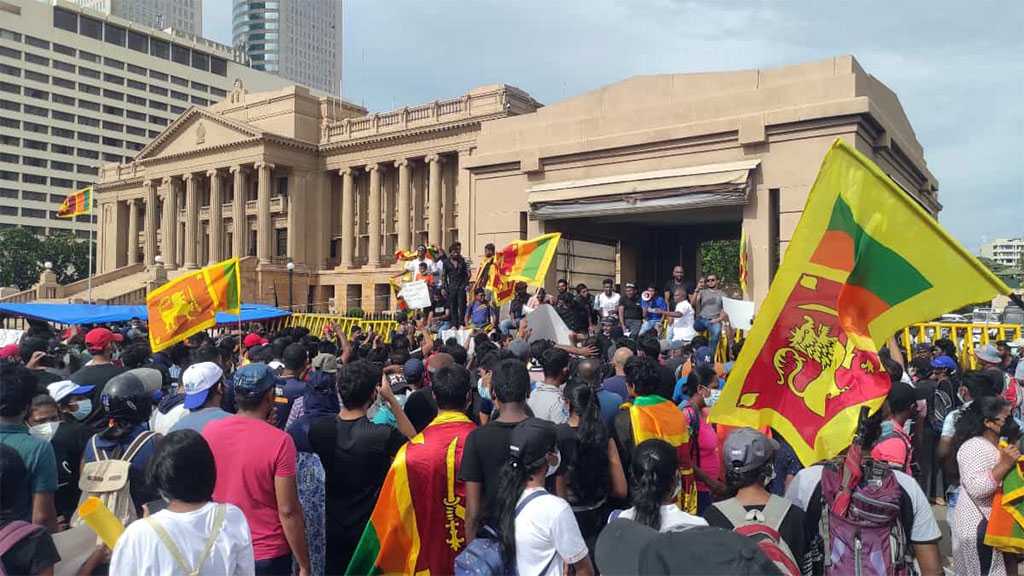 Sri Lanka: Protest Leaders Arrested, State of Emergency Extended