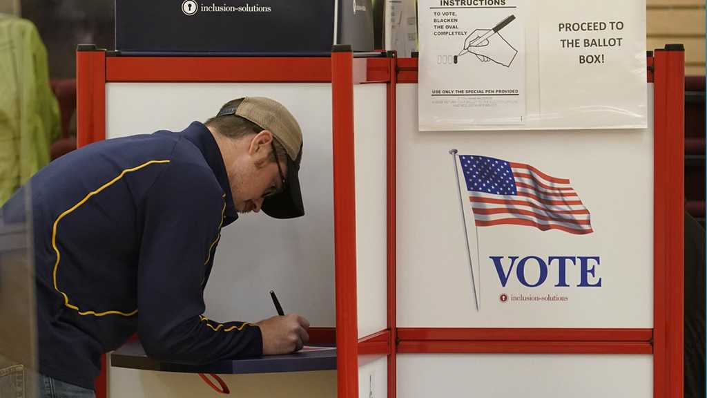 Survey: Inflation Top Concern for US Voters Ahead of Midterms