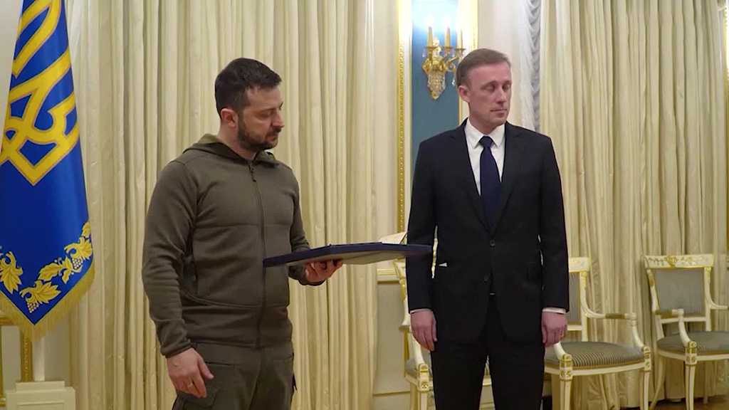 Top White House Official Visits Kiev