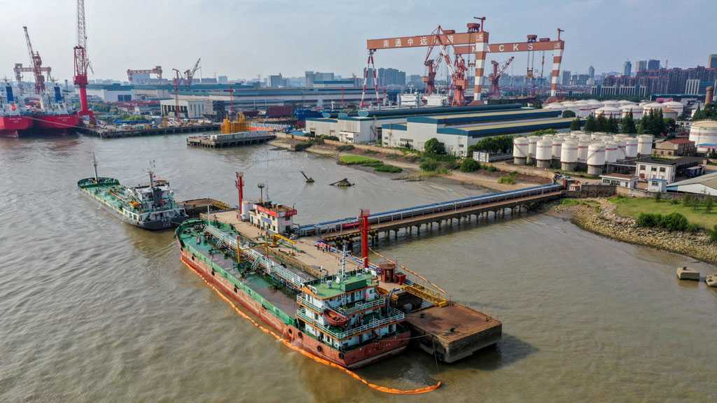 Russia Boosts Fuel Exports to China