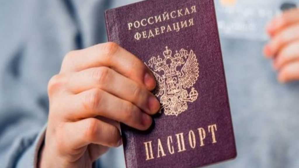 Snowden Receives Russian Passport