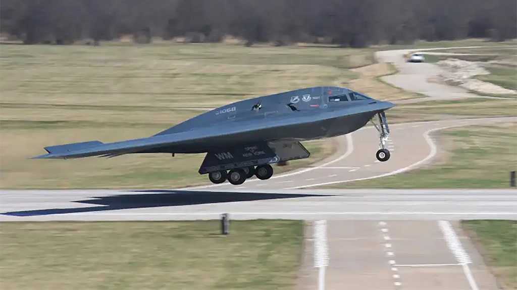 US Nuclear Bomber Catches Fire After Emergency Landing
