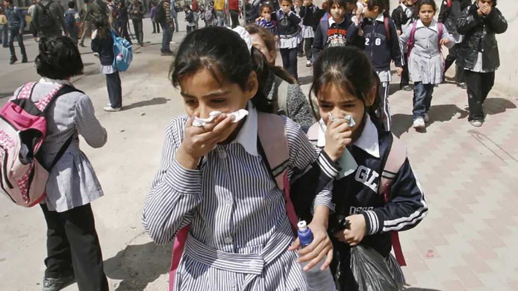IOF Fire Teargas at Palestinian School Children, Several Suffer Suffocation