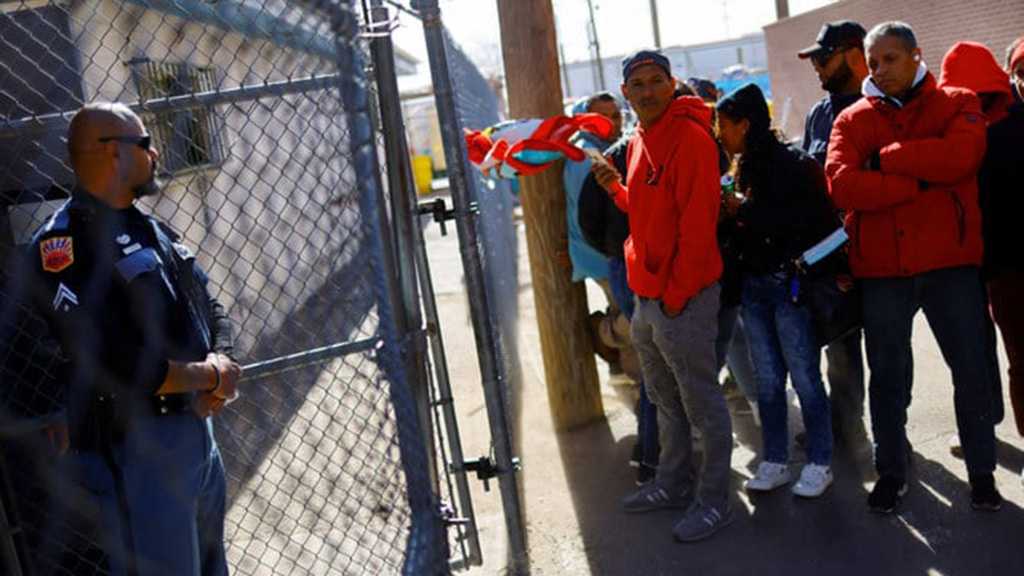 New York Mayor: “No Room” in His City for Migrants