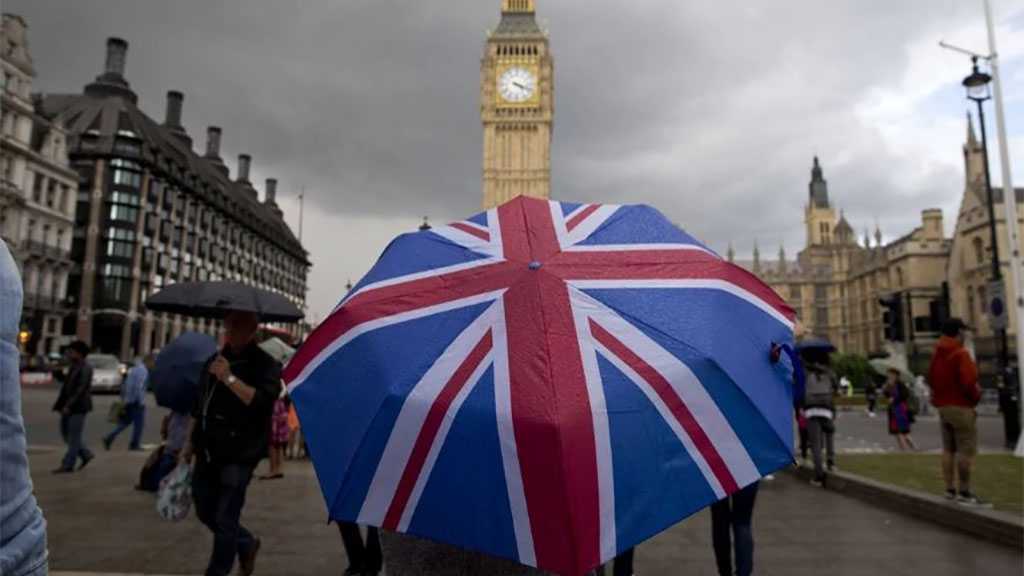 Brexit Rules Cost Britain 330,000 Workers, Economists Say