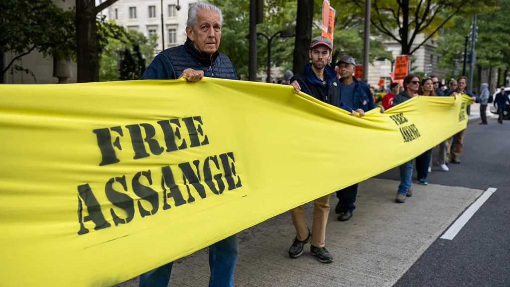 Hypocrite Biden: Demands to Free Journalists, Seeks to Extradite Assange