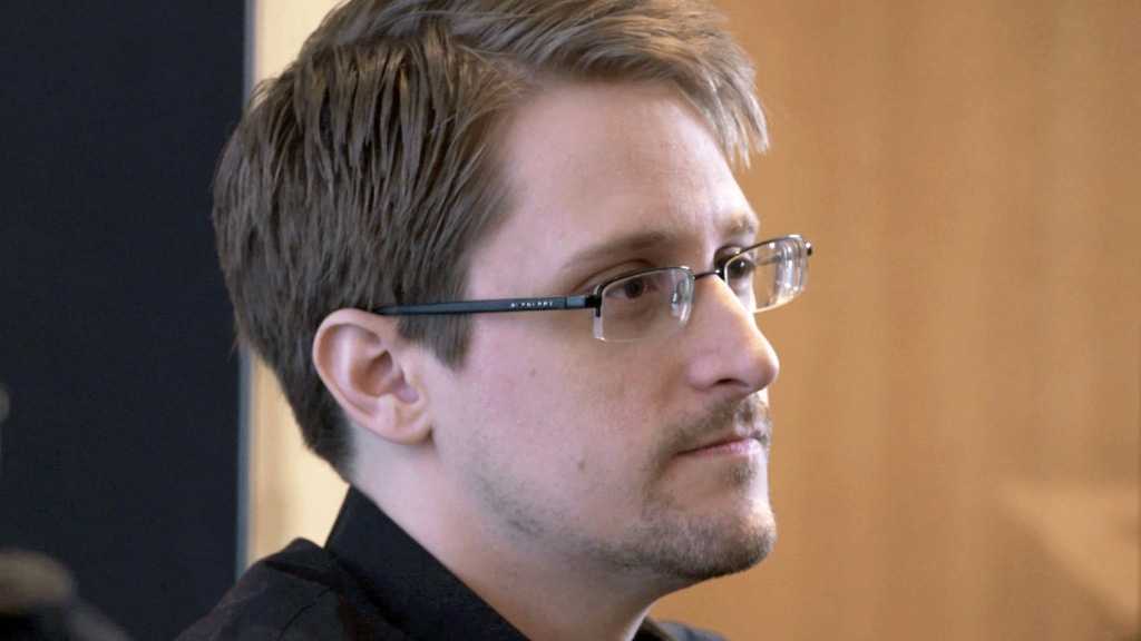 NSA Whistleblower Snowden Calls UFO Craze A Distraction