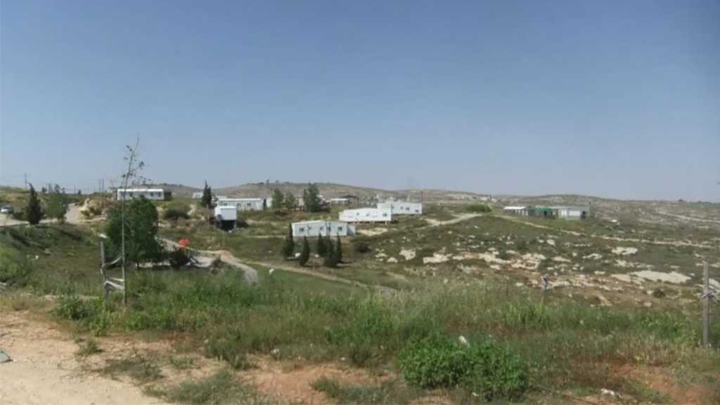 Zionist Settlers Set Up New Illegal Outpost in Jordan Valley