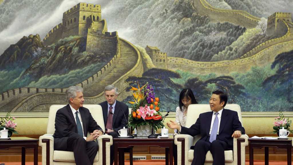 FT: Top US Spy Secretly Visited China