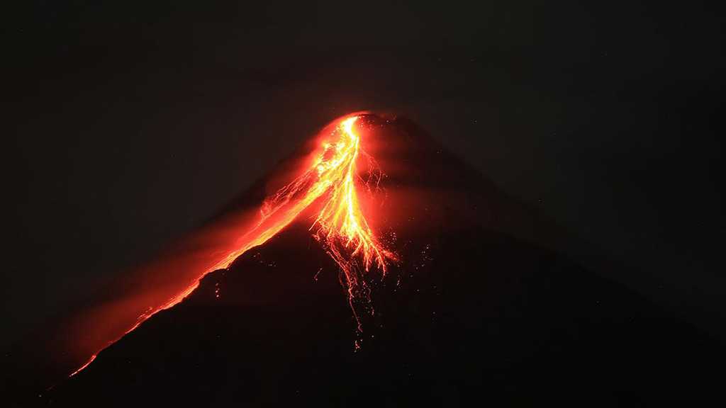 Philippines’ Mayon Volcano Spews Lava, Thousands on Alert