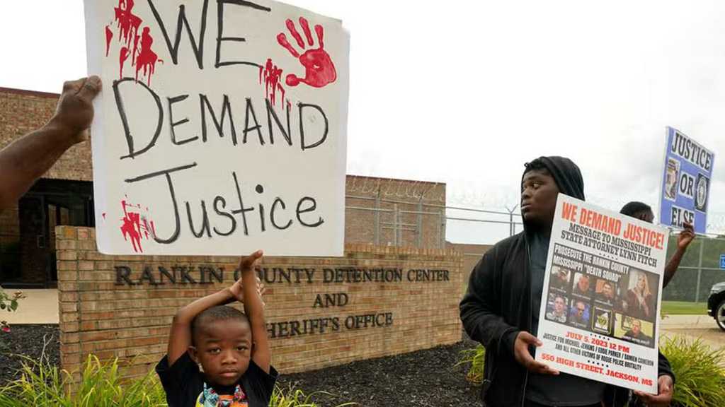 6 US Police Officers Plead Guilty to Torturing 2 Black Men