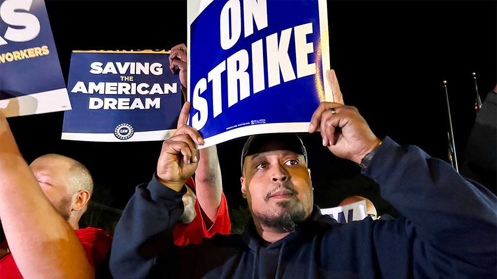 US Autoworkers Launch Historic Strike
