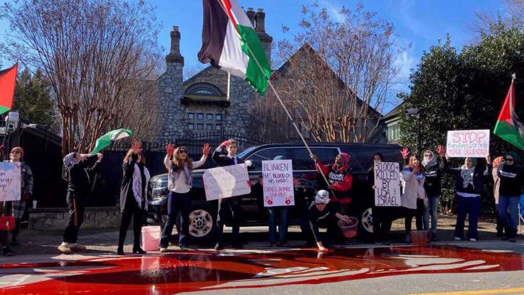 Gaza Protesters Stay Put Outside House of US Secretary of State, Urge Truce