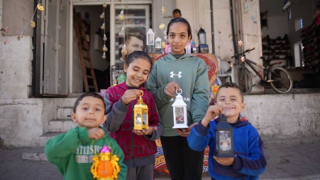 War in Gaza: Starving Palestinians Prepare for Ramadan Amidst Death and Destruction