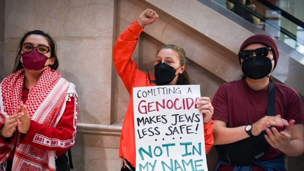 Pro-Palestinian Protesters Occupy “Israeli” Consulate in San Francisco