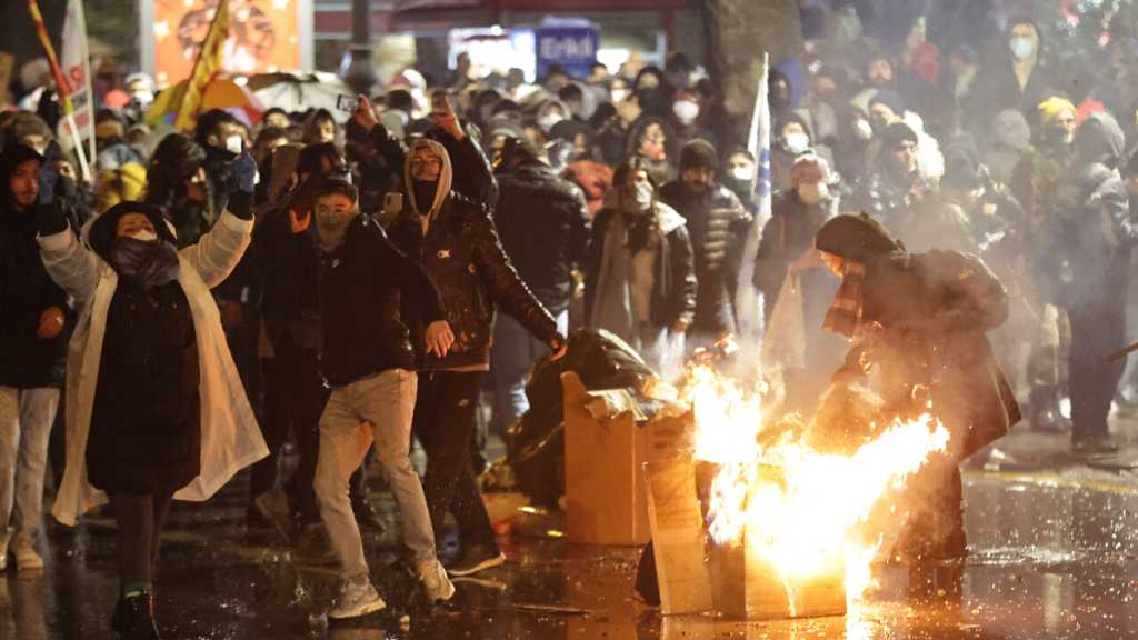 Turkey’s Crisis: Police Clash again with Protesters in Istanbul