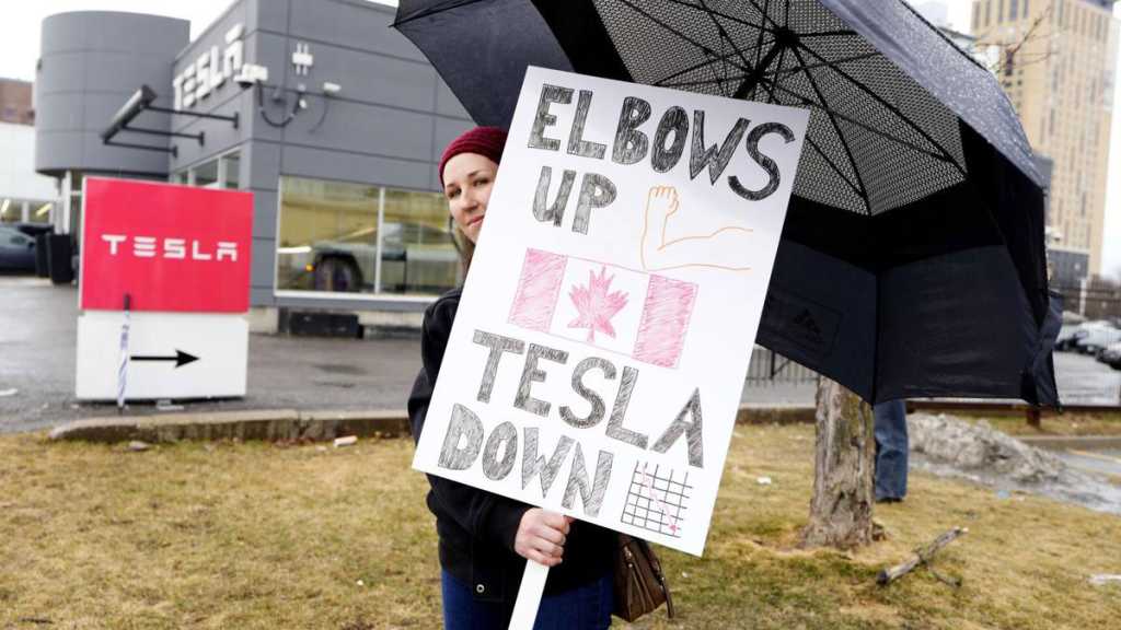 Canada Cuts Tesla from EV Rebates Amid Trade War with US