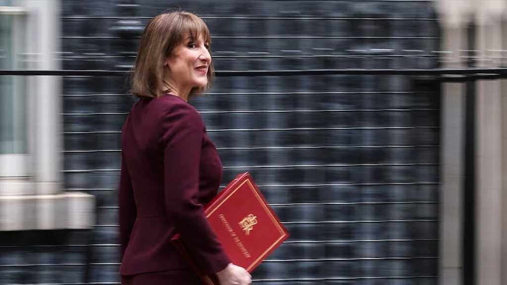 UK Does Not Want to ’Escalate’ Donald Trump’s Trade Wars