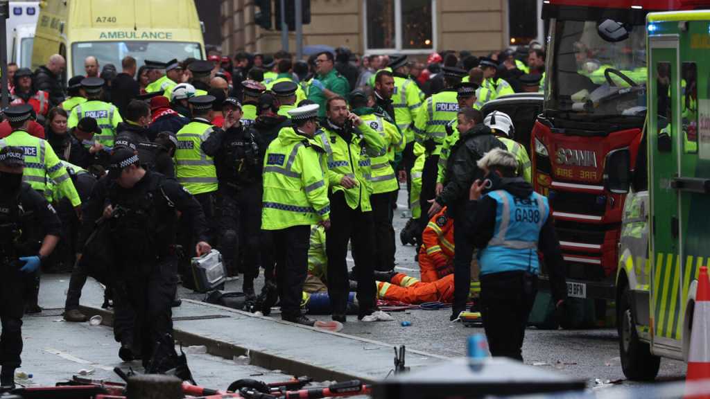UK: Nearly 50 Injured after Car Ploughs into Crowd at Liverpool FC Victory Parade
